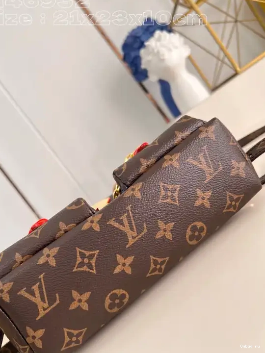 PM VUITTON LOUIS Excursion 0608